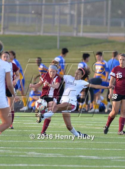 Thumbnail 2 in Klein vs Round Rock (UIL 6A Regional Quarterfinal) photogallery.