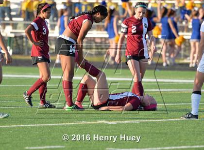 Thumbnail 3 in Klein vs Round Rock (UIL 6A Regional Quarterfinal) photogallery.
