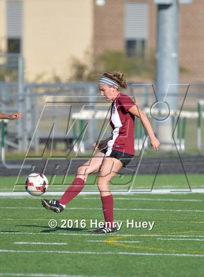Thumbnail 3 in Klein vs Round Rock (UIL 6A Regional Quarterfinal) photogallery.