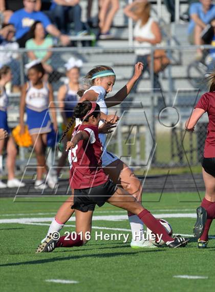 Thumbnail 3 in Klein vs Round Rock (UIL 6A Regional Quarterfinal) photogallery.