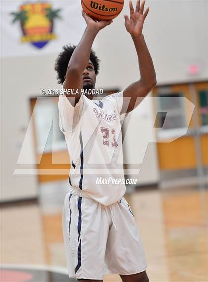 Thumbnail 2 in Lakewood Ranch v Pebblebrook (Prep Hoops Sun Bash) photogallery.