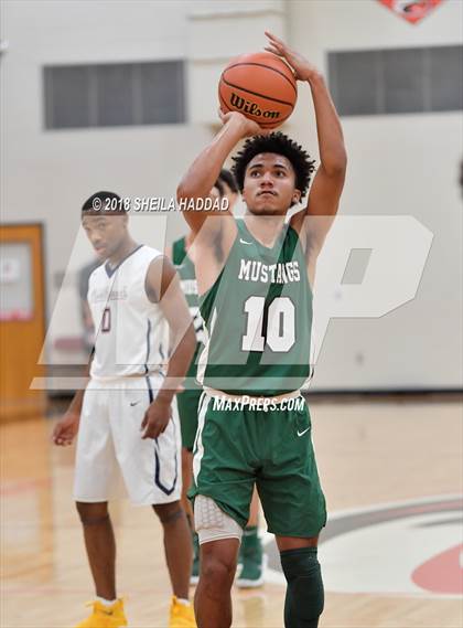 Thumbnail 2 in Lakewood Ranch v Pebblebrook (Prep Hoops Sun Bash) photogallery.