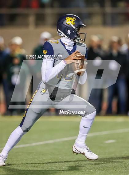 Thumbnail 2 in Warren vs. St. Bonaventure (CIF-SS D3 Final) photogallery.
