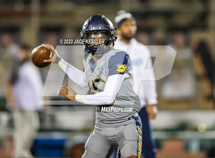 Thumbnail 2 in Warren vs. St. Bonaventure (CIF-SS D3 Final) photogallery.