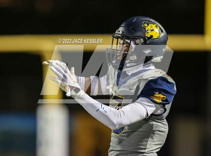 Thumbnail 2 in Warren vs. St. Bonaventure (CIF-SS D3 Final) photogallery.