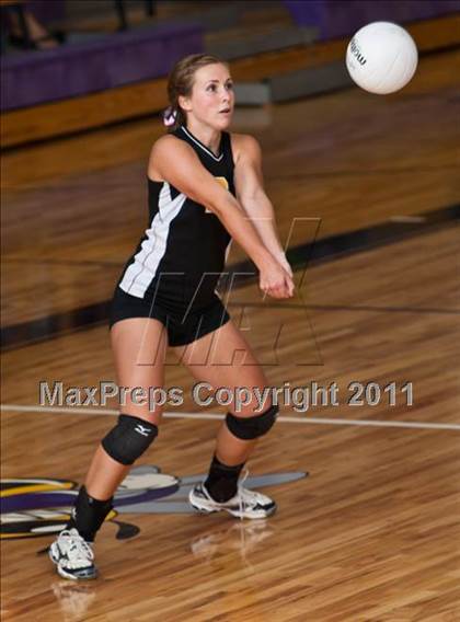 Thumbnail 3 in Andale vs. Valley Center photogallery.