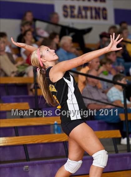 Thumbnail 2 in Andale vs. Valley Center photogallery.