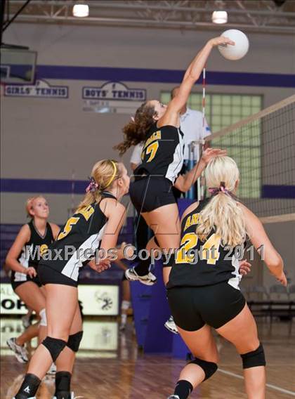 Thumbnail 1 in Andale vs. Valley Center photogallery.