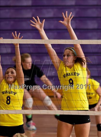 Thumbnail 2 in Andale vs. Valley Center photogallery.