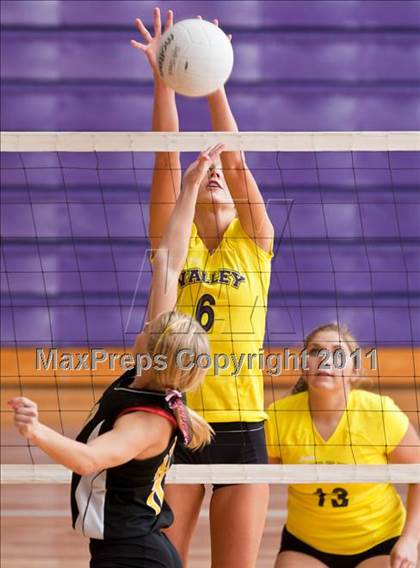 Thumbnail 2 in Andale vs. Valley Center photogallery.