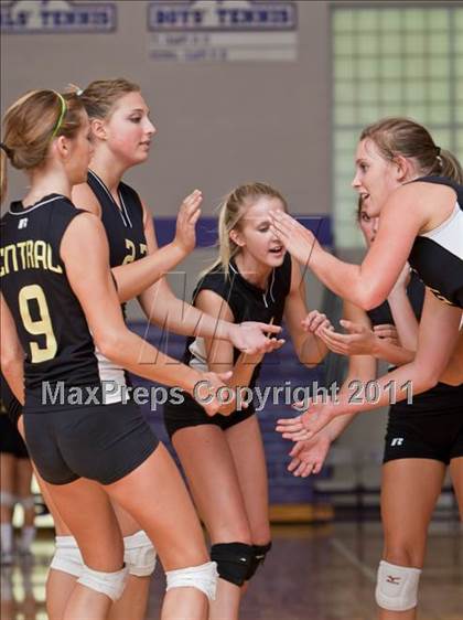 Thumbnail 2 in Andale vs. Valley Center photogallery.