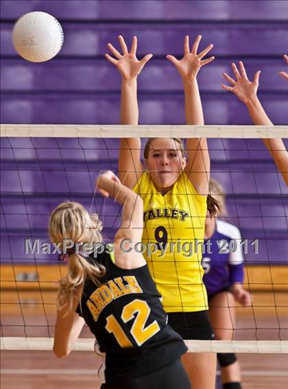 Thumbnail 1 in Andale vs. Valley Center photogallery.