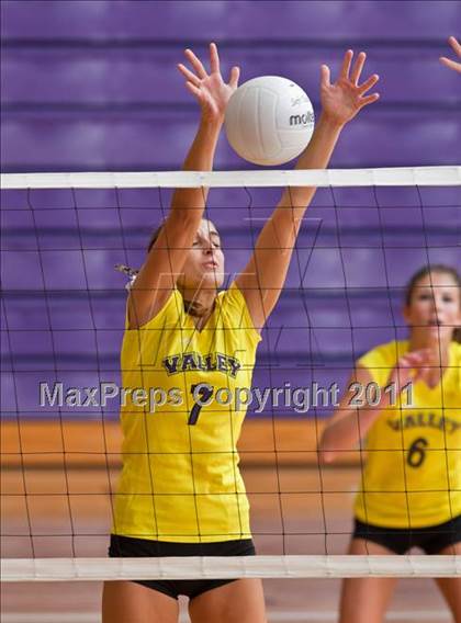 Thumbnail 3 in Andale vs. Valley Center photogallery.