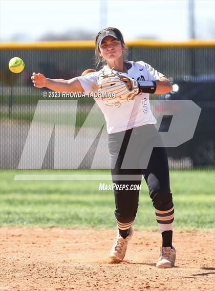 Thumbnail 3 in East Bernard vs. Foster photogallery.