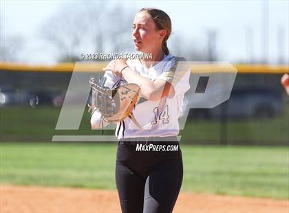Thumbnail 1 in East Bernard vs. Foster photogallery.