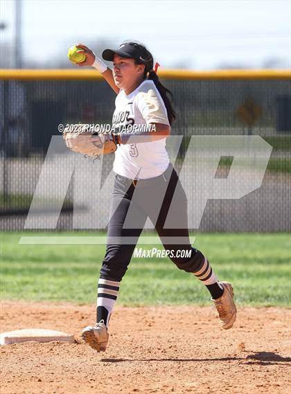 Thumbnail 3 in East Bernard vs. Foster photogallery.
