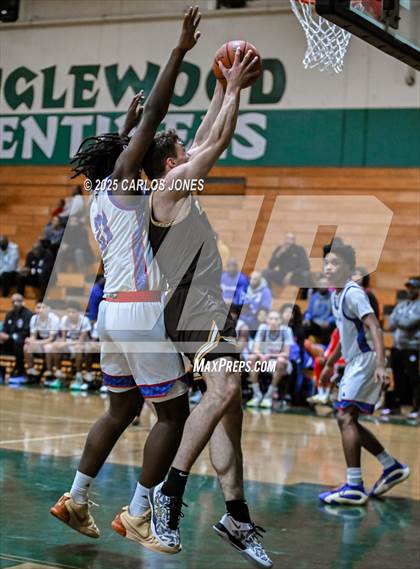 Thumbnail 1 in Crespi vs. George Washington Prep photogallery.