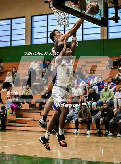 Thumbnail 1 in Crespi vs. George Washington Prep photogallery.