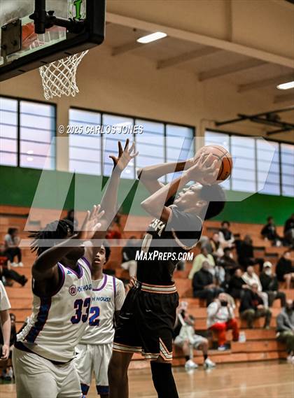 Thumbnail 1 in Crespi vs. George Washington Prep photogallery.