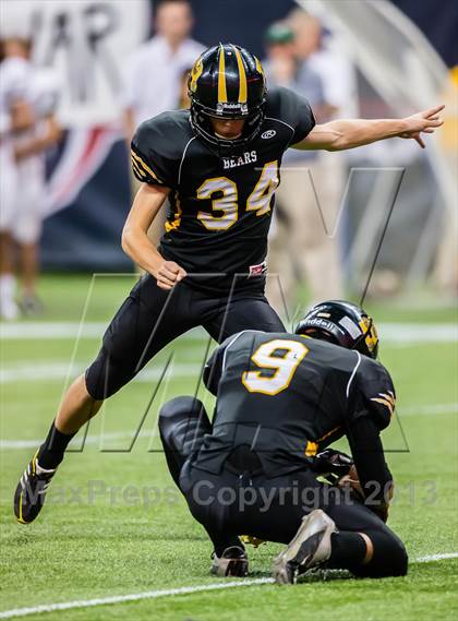 Thumbnail 2 in Brennan vs. Stratford (UIL 4A D1 Semifinal) photogallery.