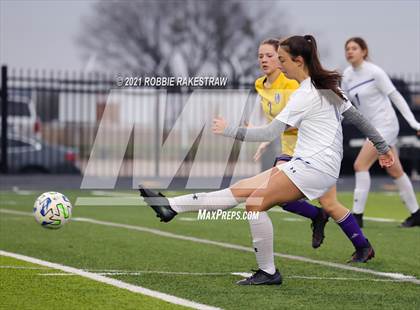 Thumbnail 2 in Farmersville vs. Community (Kaufman Tournament) photogallery.