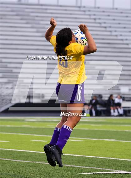 Thumbnail 2 in Farmersville vs. Community (Kaufman Tournament) photogallery.