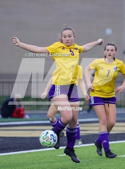 Thumbnail 2 in Farmersville vs. Community (Kaufman Tournament) photogallery.