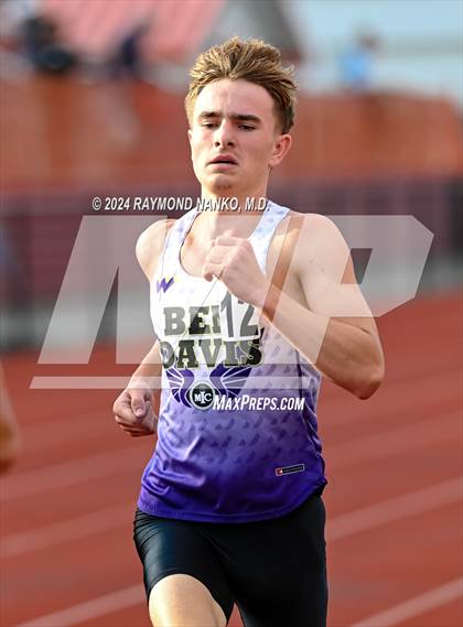 Thumbnail 3 in IHSAA Pike Regional (1600 Meter)  photogallery.