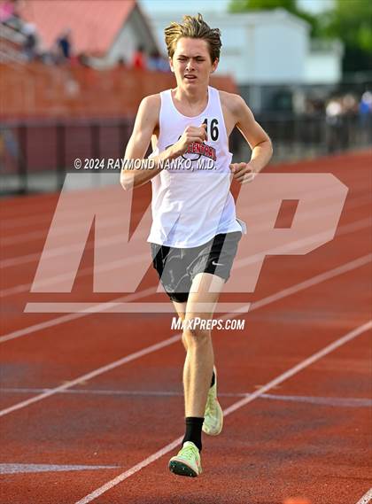 Thumbnail 1 in IHSAA Pike Regional (1600 Meter)  photogallery.