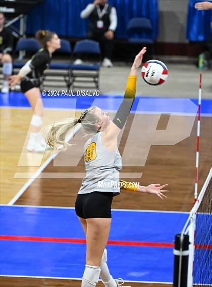 Thumbnail 2 in Thompson Valley vs. Windsor (CHSAA 4A 2nd Round) photogallery.