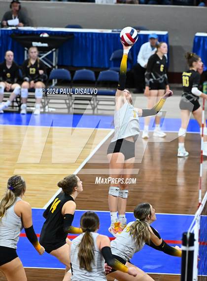 Thumbnail 2 in Thompson Valley vs. Windsor (CHSAA 4A 2nd Round) photogallery.