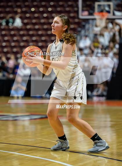Thumbnail 3 in Thomaston vs. Coventry (CIAC Class S Final) photogallery.