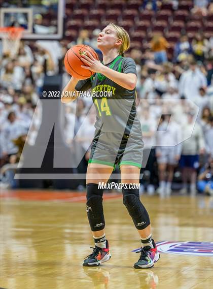 Thumbnail 3 in Thomaston vs. Coventry (CIAC Class S Final) photogallery.