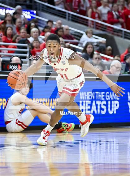 Thumbnail 2 in Fishers vs. Jeffersonville (IHSAA 4A Final) photogallery.