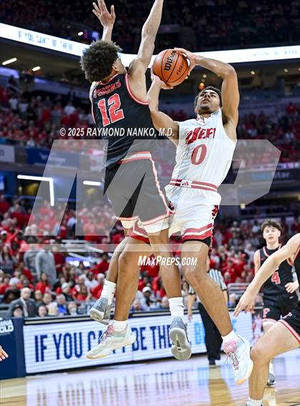 Thumbnail 3 in Fishers vs. Jeffersonville (IHSAA 4A Final) photogallery.