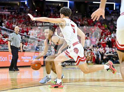 Thumbnail 2 in Fishers vs. Jeffersonville (IHSAA 4A Final) photogallery.