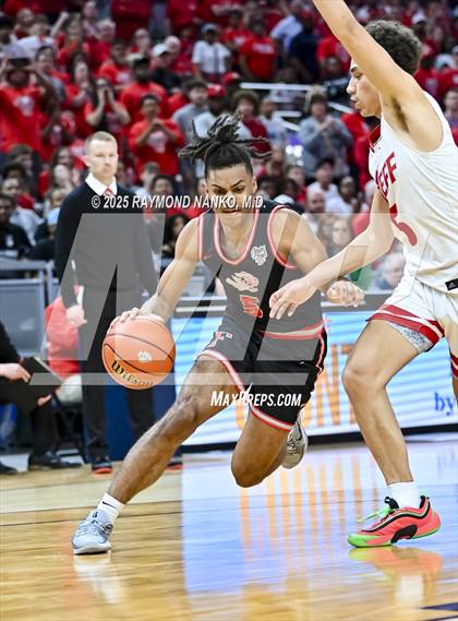 Thumbnail 3 in Fishers vs. Jeffersonville (IHSAA 4A Final) photogallery.