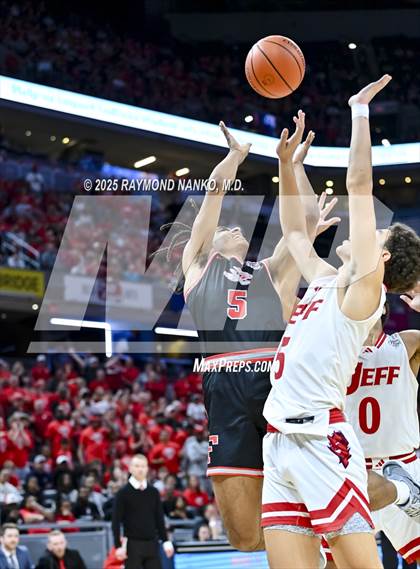 Thumbnail 2 in Fishers vs. Jeffersonville (IHSAA 4A Final) photogallery.