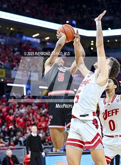 Thumbnail 1 in Fishers vs. Jeffersonville (IHSAA 4A Final) photogallery.