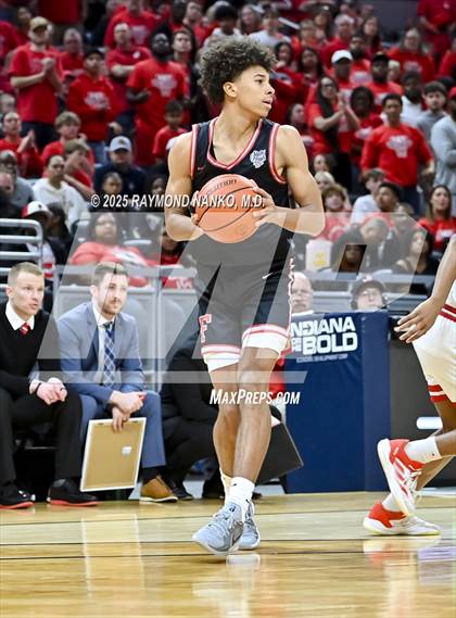 Thumbnail 1 in Fishers vs. Jeffersonville (IHSAA 4A Final) photogallery.