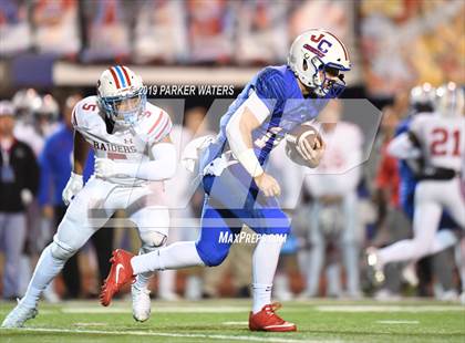 Thumbnail 2 in Archbishop Rummel @ John Curtis Christian photogallery.