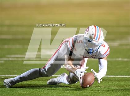 Thumbnail 2 in Archbishop Rummel @ John Curtis Christian photogallery.