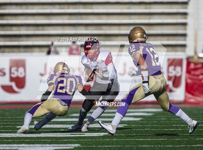 Thumbnail 1 in Plainedge vs. Sayville (Long Island Division III Championship) photogallery.