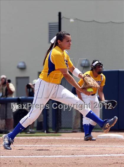 Thumbnail 2 in Big Spring vs. Valley View (PIAA Class AAA Final) photogallery.