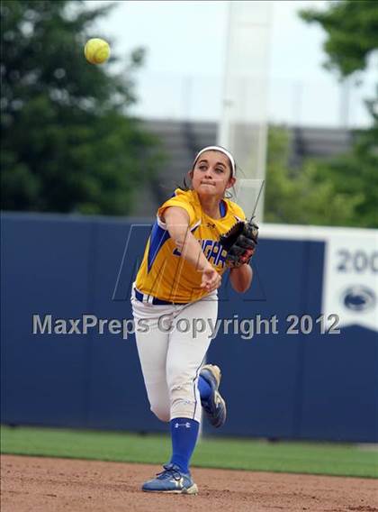 Thumbnail 3 in Big Spring vs. Valley View (PIAA Class AAA Final) photogallery.