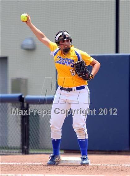 Thumbnail 1 in Big Spring vs. Valley View (PIAA Class AAA Final) photogallery.