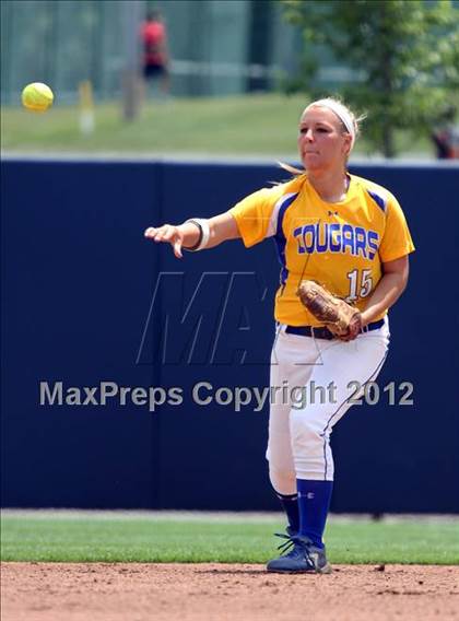 Thumbnail 2 in Big Spring vs. Valley View (PIAA Class AAA Final) photogallery.