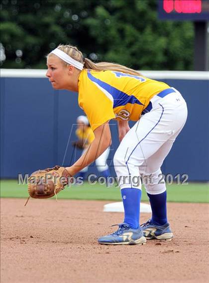 Thumbnail 2 in Big Spring vs. Valley View (PIAA Class AAA Final) photogallery.