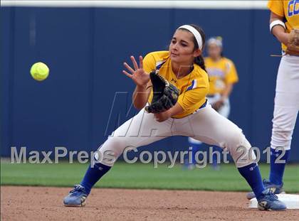 Thumbnail 2 in Big Spring vs. Valley View (PIAA Class AAA Final) photogallery.