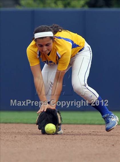 Thumbnail 2 in Big Spring vs. Valley View (PIAA Class AAA Final) photogallery.